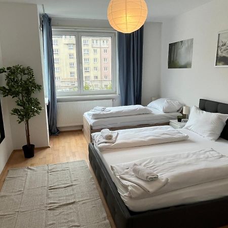 ウィーンCool Schonbrunn Apt 2Brアパートメント エクステリア 写真