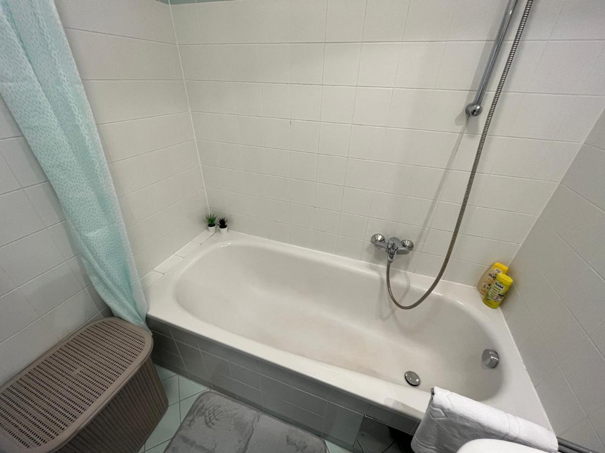 ウィーンCool Schonbrunn Apt 2Brアパートメント エクステリア 写真